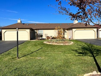 240 Whitewood Dr Unit 5, Streamwood, IL 60107