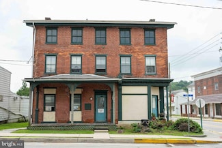 2 4 W Gay St, Christiana, PA 17509