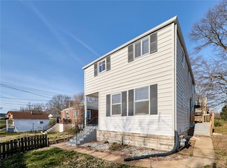 725 Cornell Ave Unit 2nd Floor, Saint Louis, MO 63119