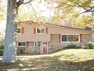 5 Collins Dr, Albion, PA 16401