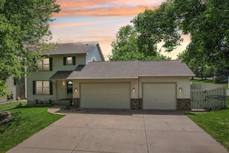 8671 Pheasant Run Rd, Woodbury, MN 55125