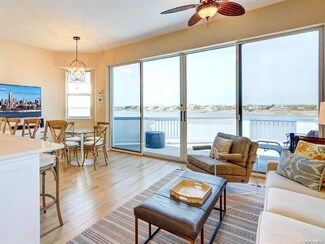 260 Dune Rd Unit 124, Westhampton Beach, NY 11978