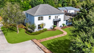 9324 Forest Rd, Abbeville, LA 70510