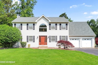 18 Brentwood Dr, Jackson, NJ 08527