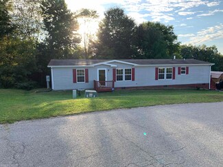 1661 Blue Spruce Dr, Christiansburg, VA 24073