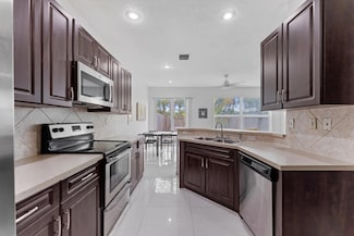 6289 Crescent Lake Way, Lake Worth, FL 33463