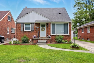 20647 Kenmore Ave, Harper Woods, MI 48225