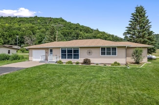 S1576 Lake St, Alma, WI 54610
