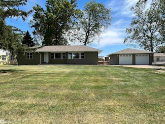 1516 Benton Ave E, Albia, IA 52531