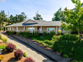 2309 37th St, Springfield, OR 97477