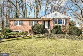 3216 Patrick Henry Dr, Falls Church, VA 22044