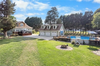 219 E Swannanoa Ave, Liberty, NC 27298