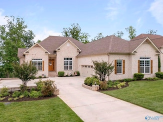19 Ridge Bluff Cir SE, Huntsville, AL 35803