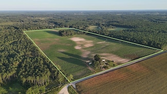 404 E M White Rd, Defuniak Springs, FL 32433