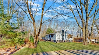 107 Ironwood Dr, Dingmans Ferry, PA 18328