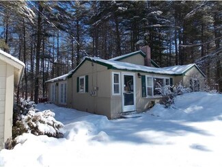 90 School St, Effingham, NH 03882