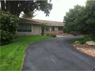 60 Enos Dr, Salinas, CA 93908
