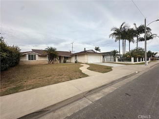 1608 Elm Ave, Costa Mesa, CA 92626