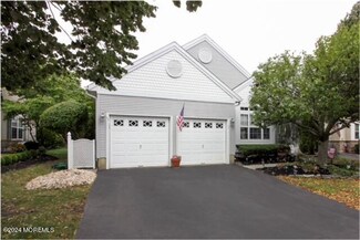 23 Dunrovin Ct, Manchester, NJ 08759