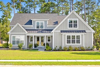 583 Crown Pointe Dr, Hampstead, NC 28443