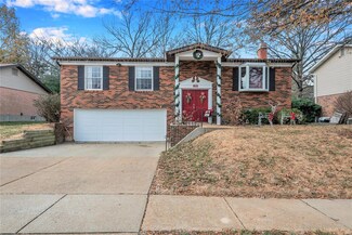 9555 Cinnabar Dr, Saint Louis, MO 63126