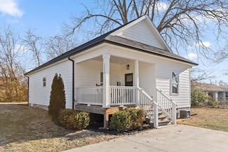 1518 Tombras Ave, East Ridge, TN 37412
