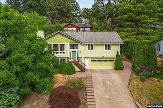 409 S 30th St, Philomath, OR 97370