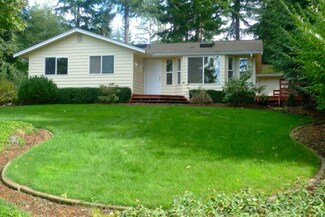 201 E Lakeshore Dr, Allyn, WA 98524