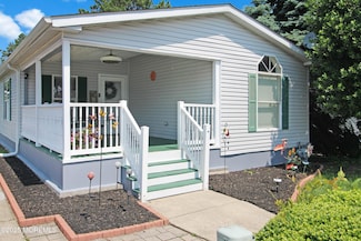 26 Pine Ridge Blvd, Whiting, NJ 08759