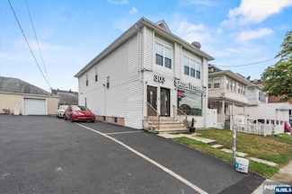 303 Crooks Ave, Clifton, NJ 07011