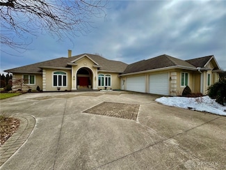6341 Fairway Ct, Greenville, OH 45331