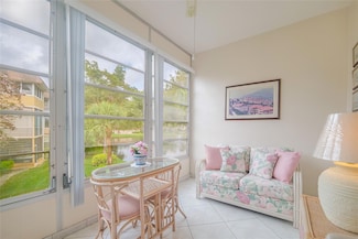 3431 NW 50th Ave Unit 213, Lauderdale Lakes, FL 33319
