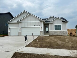 4655 178th St, Urbandale, IA 50323