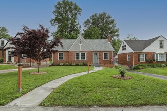 8904 Apache Ln, Saint Louis, MO 63114