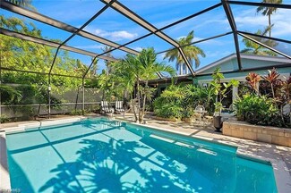 792 108th Ave N, Naples, FL 34108