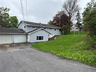 37 Hilltop Dr, Phoenix, NY 13135