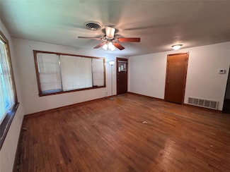 811 N Broadway St, Broken Bow, OK 74728