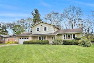 2121 Ridgefield Rd, Portage, MI 49024