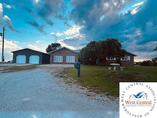 45869 E Hwy, Milan, MO 63556