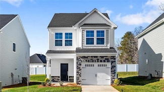 5344 Spicewood Lake Ln, Pfafftown, NC 27040