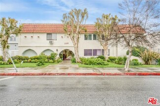 7356 Corbin Ave, Reseda, CA 91335