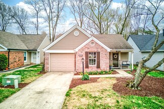 9740 River Oak Ln E, Fishers, IN 46038