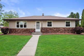 525 E Fitzsimmons Rd, Oak Creek, WI 53154