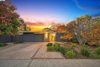 3482 Kenneth Dr, Palo Alto, CA 94303