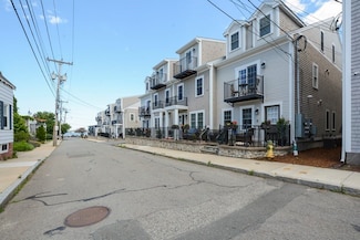 23 Howland St Unit 4, Plymouth, MA 02360