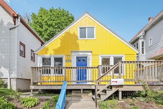 3269 N Oakland Ave, Milwaukee, WI 53211