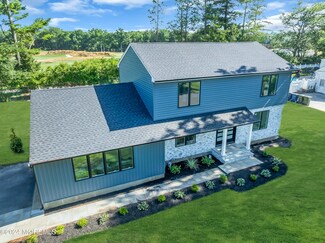 25 Dwight Dr, Ocean, NJ 07712