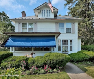 39 5th Ave, Saratoga Springs, NY 12866