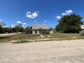 302 Hillcrest St, Hico, TX 76457