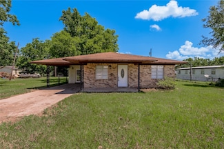 137 E Austin Ave, Onalaska, TX 77360